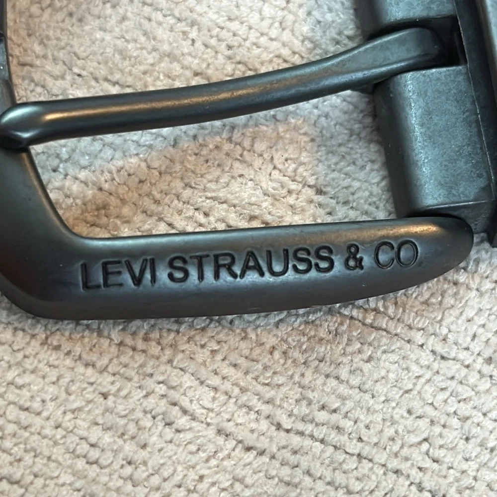 Levis Men's Leather Reversible Black & Brown Belt